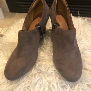 Clarks suede grey heels/booties, very comfortable!